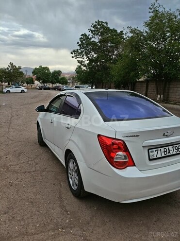 Chevrolet Aveo-7