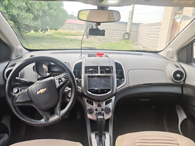 Chevrolet Aveo-8