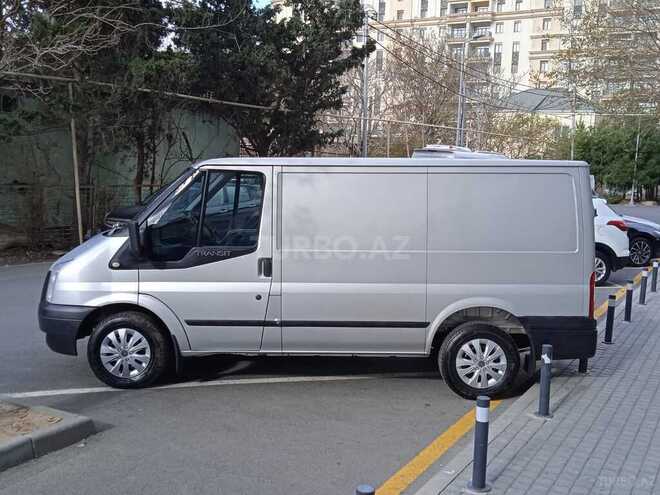 Ford Transit-10