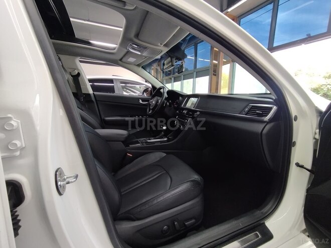 Kia K5-10