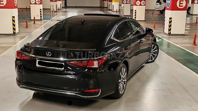 Lexus ES 300h-4