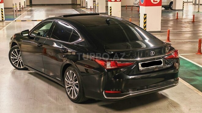 Lexus ES 300h-10