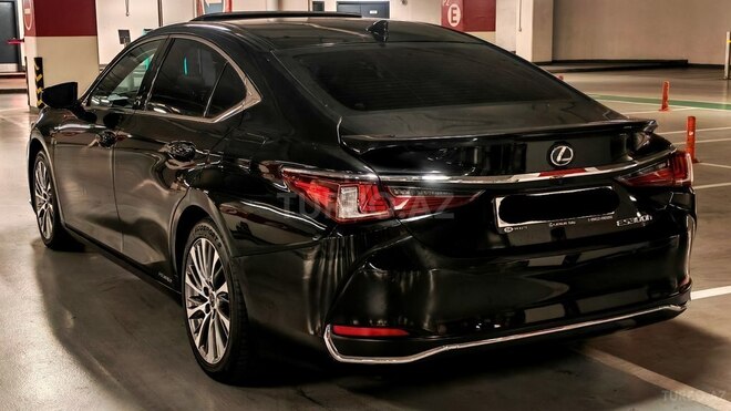 Lexus ES 300h-6