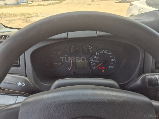 Ford Transit-6