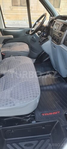 Ford Transit-13