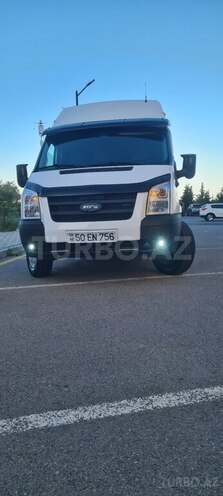 Ford Transit-15