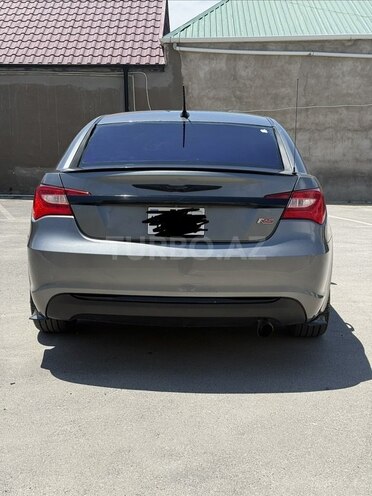 Chrysler 200-6