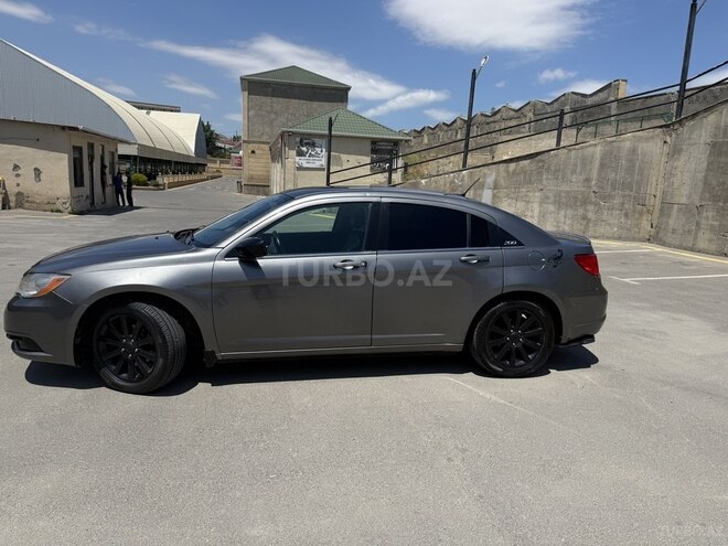 Chrysler 200-3