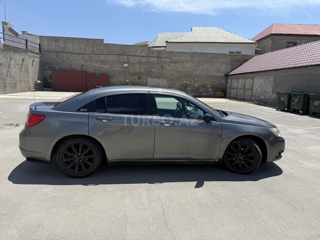 Chrysler 200-4