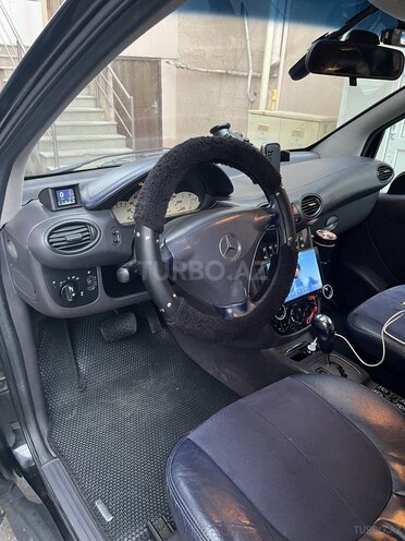 Mercedes A 190-4