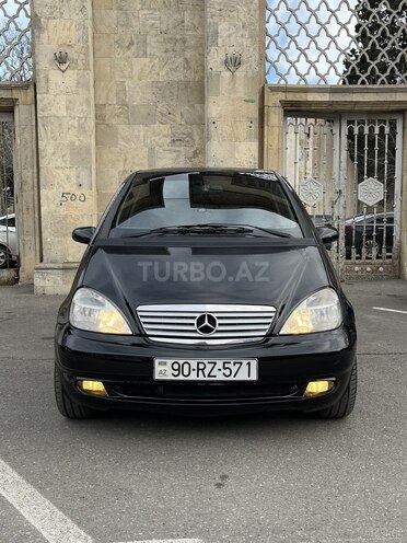 Mercedes A 190-1