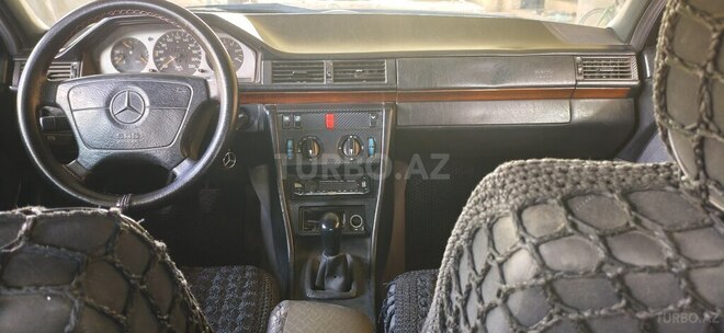 Mercedes 250 D-3