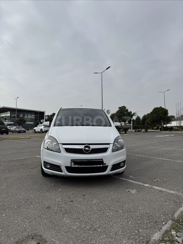 Opel Zafira-1