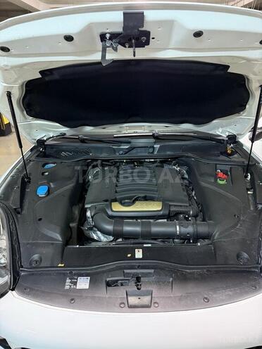 Porsche Cayenne-13