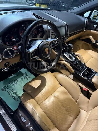 Porsche Cayenne-17