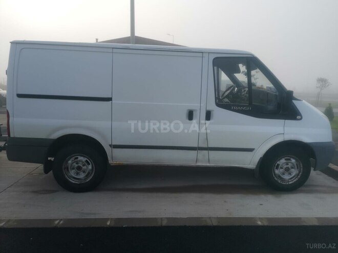 Ford Transit-3