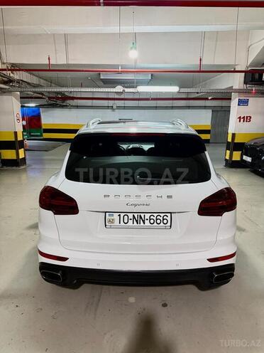 Porsche Cayenne-2