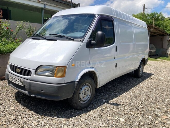 Ford Transit-3
