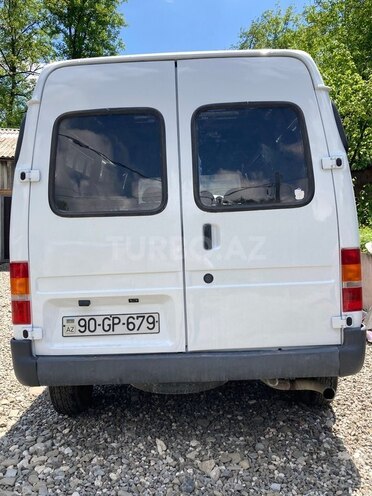 Ford Transit-4