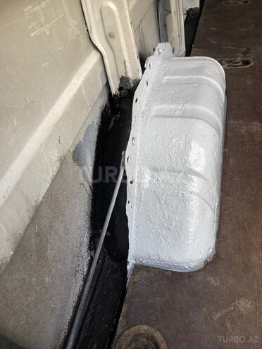 Ford Transit-8