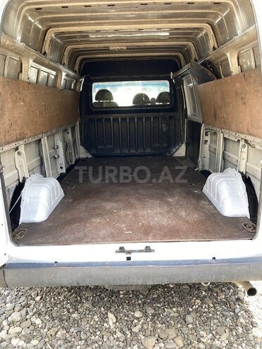 Ford Transit-9