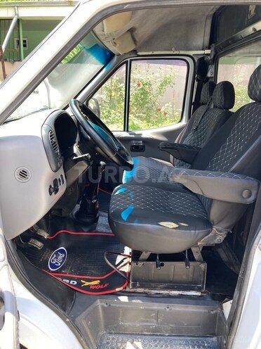 Ford Transit-18