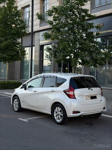 Nissan Note-5