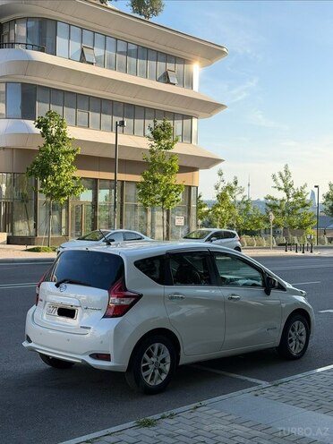 Nissan Note-4