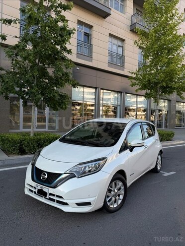 Nissan Note-7