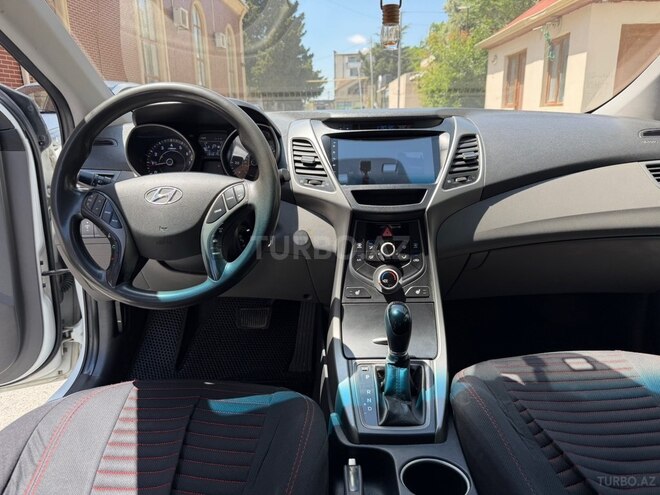 Hyundai Elantra-9