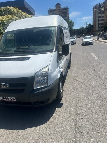 Ford Transit-4