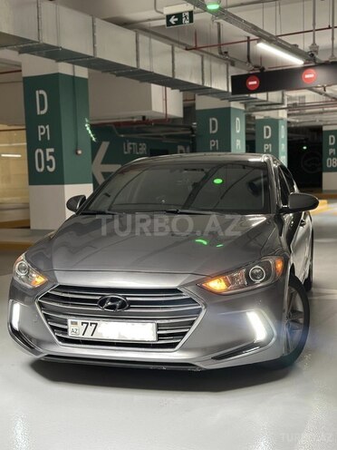 Hyundai Elantra-1