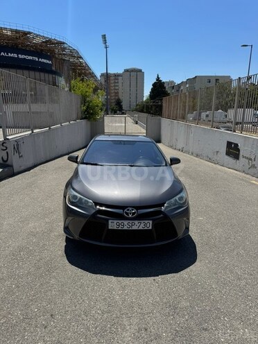 Toyota Camry-1