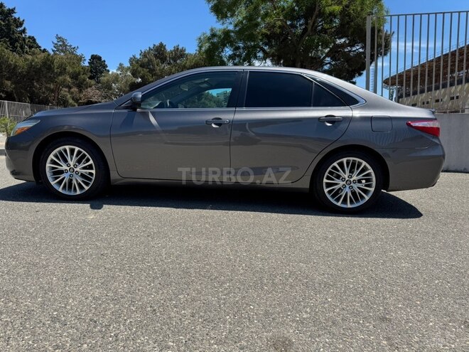 Toyota Camry-5