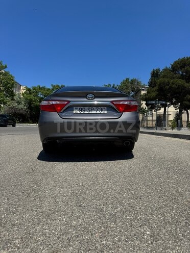 Toyota Camry-7