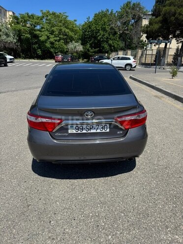 Toyota Camry-8