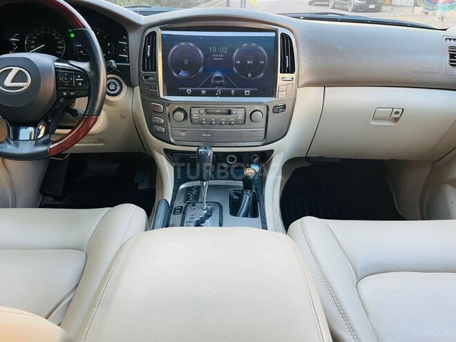 Lexus LX 470-14