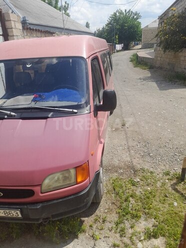 Ford Transit-2
