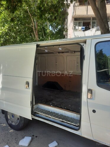 Ford Transit-6