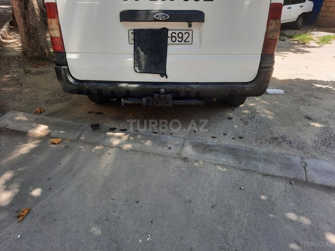 Ford Transit-3