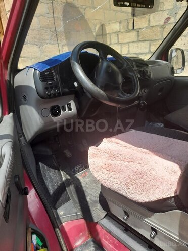 Ford Transit-5