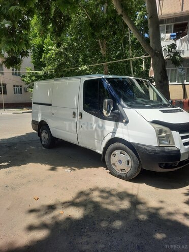 Ford Transit-8