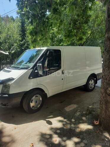 Ford Transit-9