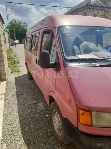 Ford Transit-9