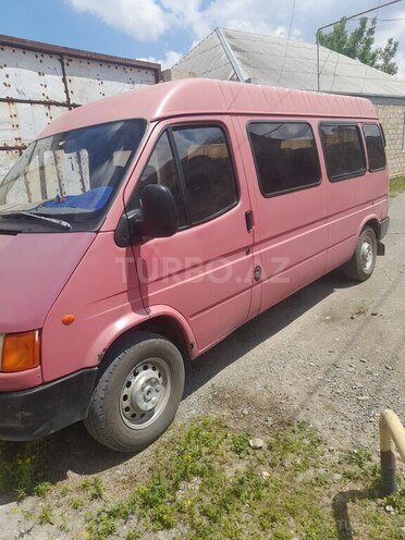 Ford Transit-10