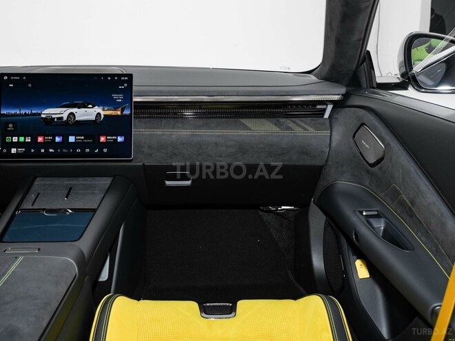 Lynk & Co Z10-11
