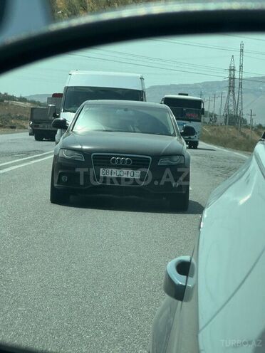 Audi A4-2