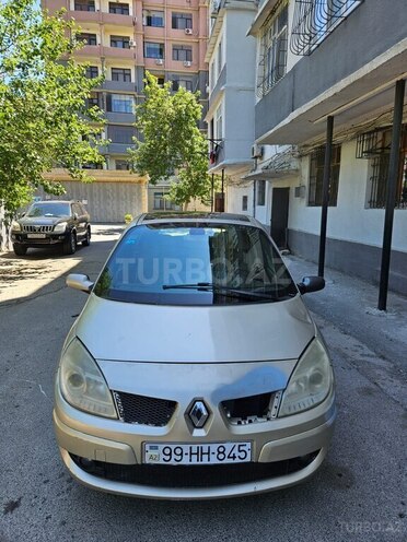 Renault Megane Scenic-2