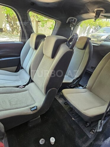 Renault Megane Scenic-5