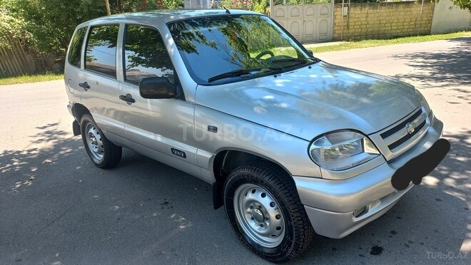 Chevrolet Niva-8